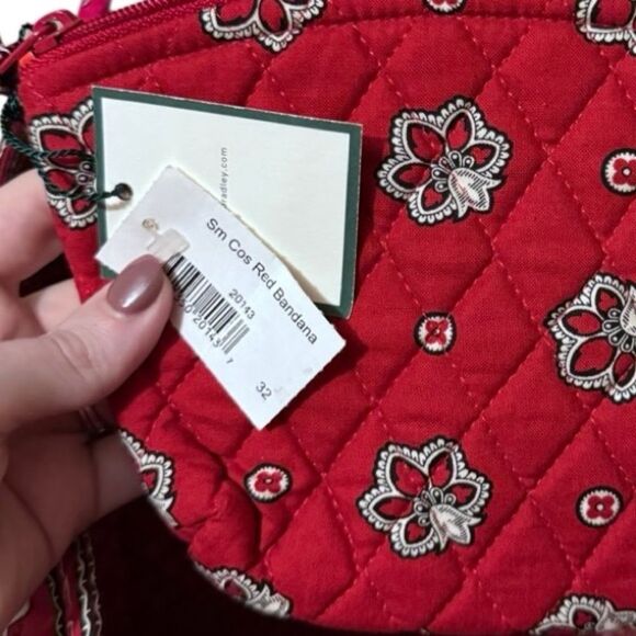 NWOT – Vera Bradley Tote & NWT Makeup Bag Set Retired Red Bandana Print, Vintage - Picture 6 of 11